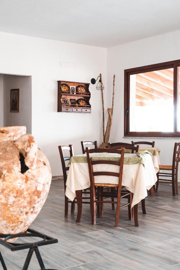 Agriturismo Irghitula Посада Экстерьер фото