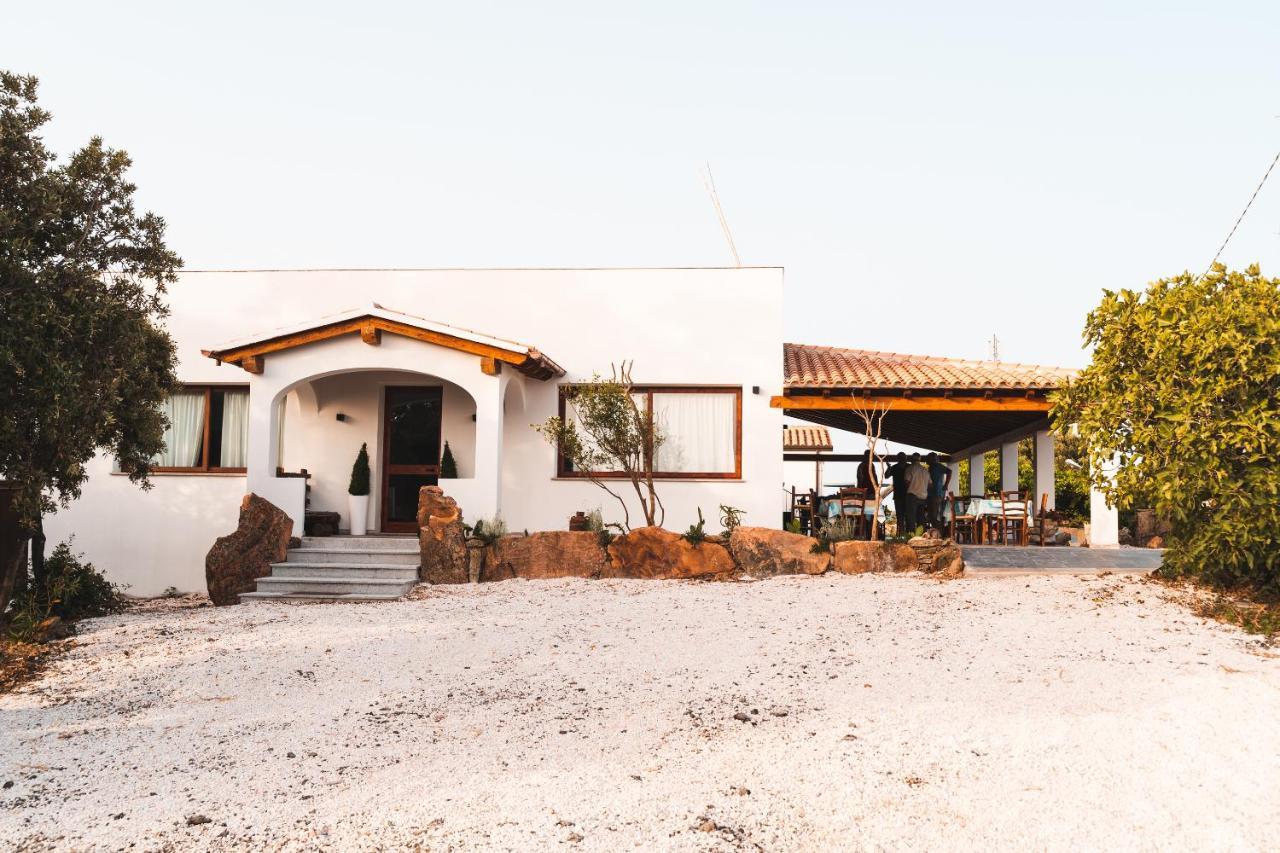 Agriturismo Irghitula Посада Экстерьер фото