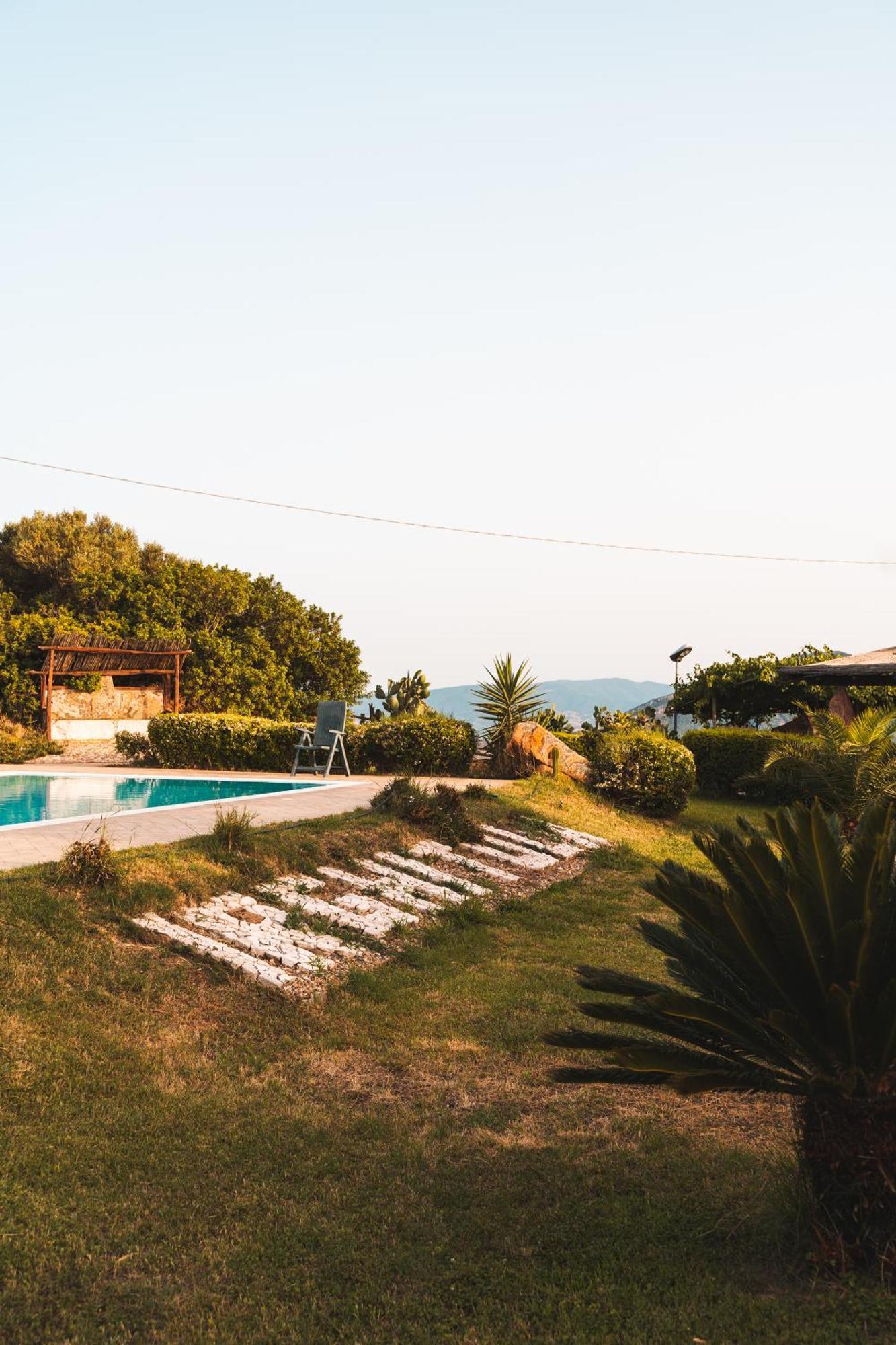 Agriturismo Irghitula Посада Экстерьер фото
